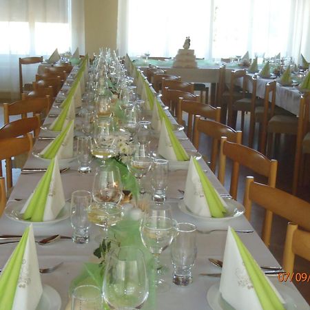 Hotel Rudka Kunstat ภายนอก รูปภาพ